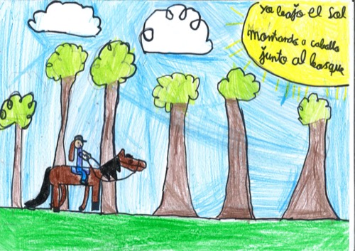 Yo bajo el sol montando a caballo junto al bosque